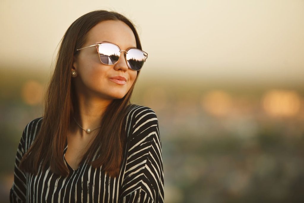 Lunettes aux verres teintés avec effet miroir