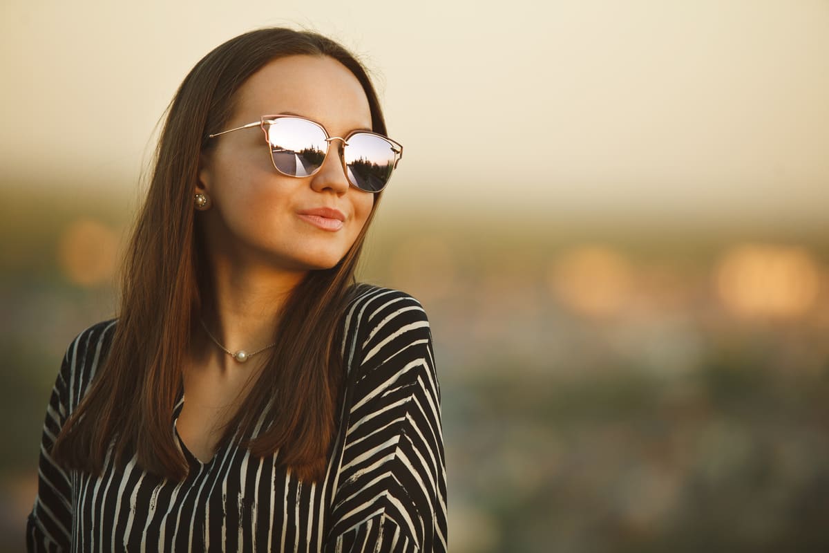 Lunettes aux verres teintés avec effet miroir